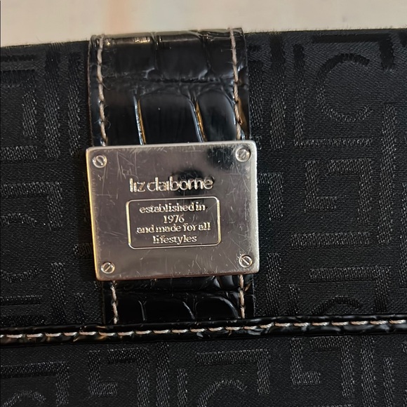 LIZ CLAIBORNE Black Wallet - Picture 8 of 8